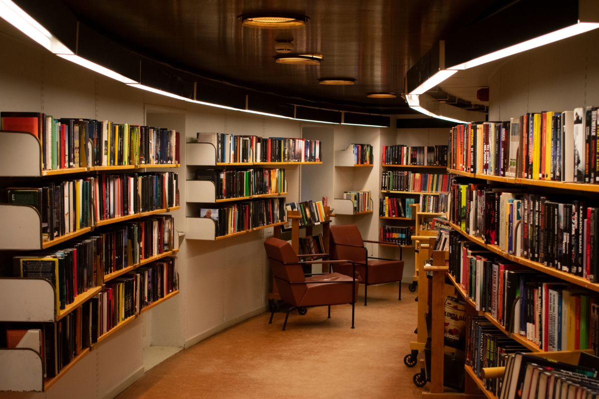 Kosakata Bahasa Inggris Tentang Perpustakaan dan artinya lengkap